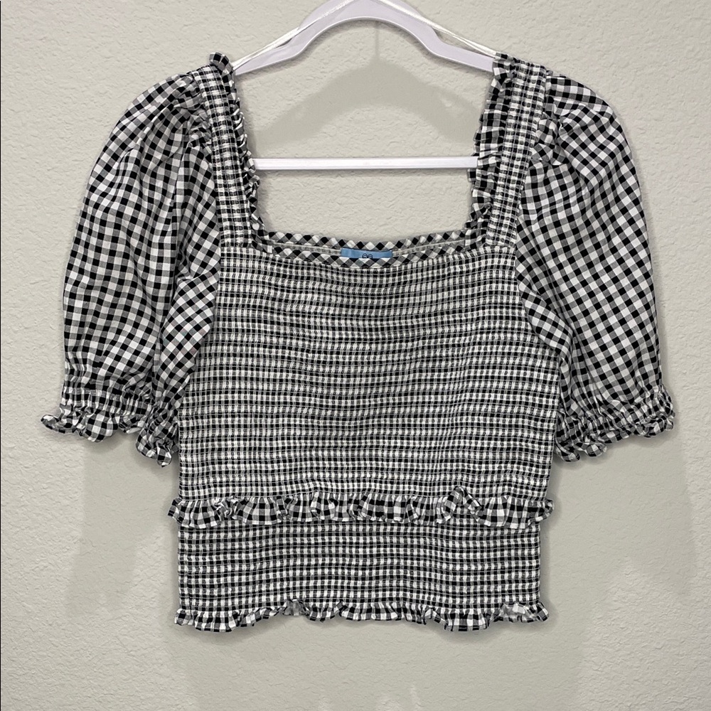 CeCe Black and White Smocked Gingham Women's Top EUC Size L